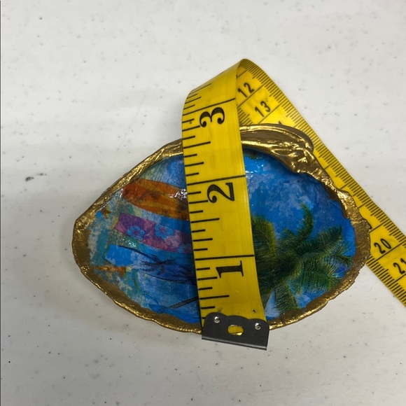 Hand Crafted Tropical Surf Shell Trinket Dish - Picture 8 of 8